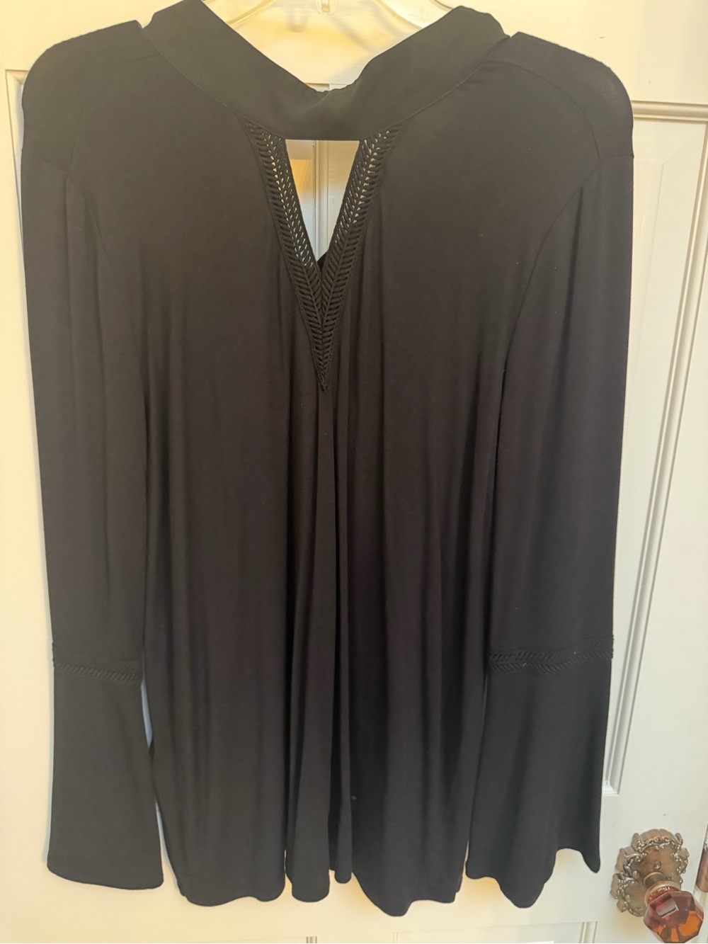 Lysse Black Long-Sleeve Keyhole V-Neck Tunic Dress